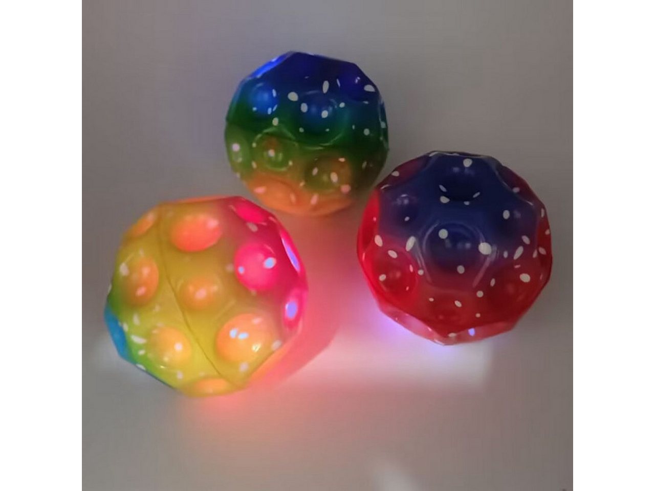 DTC GmbH Spielball LED Lighting Jumper Ball, Pack of 3 Astro Jump Moonball, (Wie hoch ist der springende Ball, mit dem du heute gespielt hast, gesprungen) von DTC GmbH