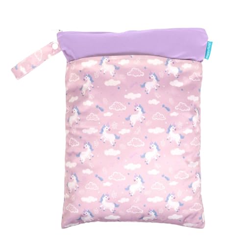 INTIRILIFE Wickeltasche wasserfester Beutel in Pink mit Einhörnern - 29 x 40 cm - Wiederverwendbare Nasstasche Windeltasche Wetbag mit Reißverschluss für Kleinkind Baby Reisen Sport von INTIRILIFE