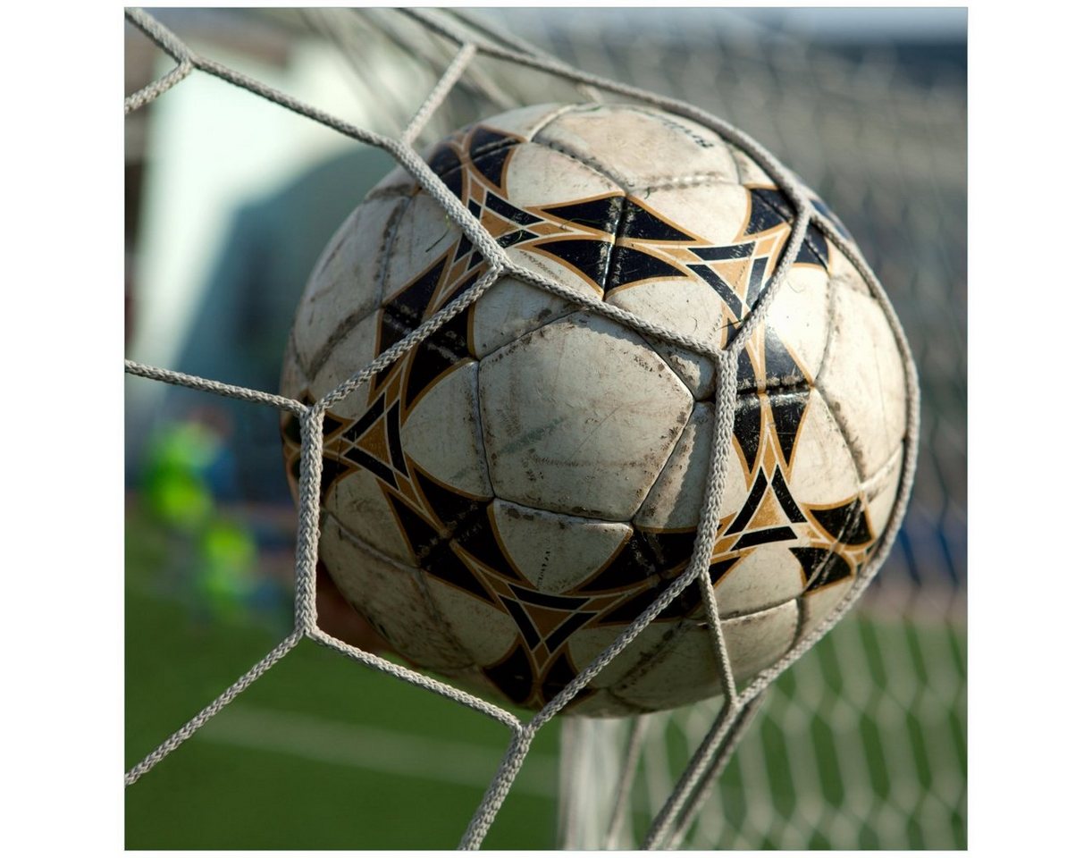 Wallario Glasbild, Fußball - Ball im Tor - Bolzplatz, in verschiedenen Ausführungen von Wallario
