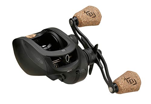 13 FISHING Unisex-Erwachsene Konzept A3 Baitcast Angelrolle, Schwarz, 300 Size-5.5:1 Gear Ratio 13 FISHING Unisex-Erwachsene Konzept A3 Baitcast Angelrolle, Schwarz, 300 Size-5.5:1 Gear Ratio von 13 FISHING