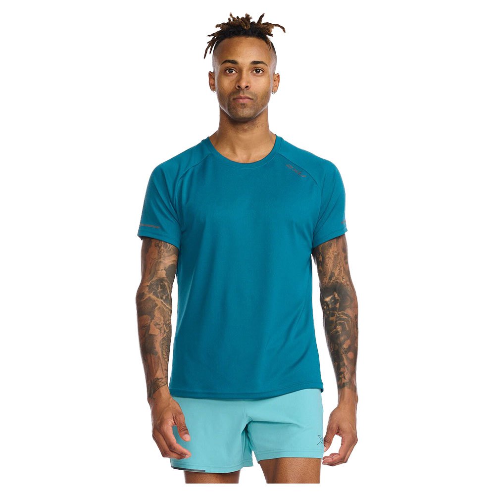2xu Aero Short Sleeve T-shirt Blau XS Mann 2xu Aero Short Sleeve T-shirt Blau XS Mann von 2xu