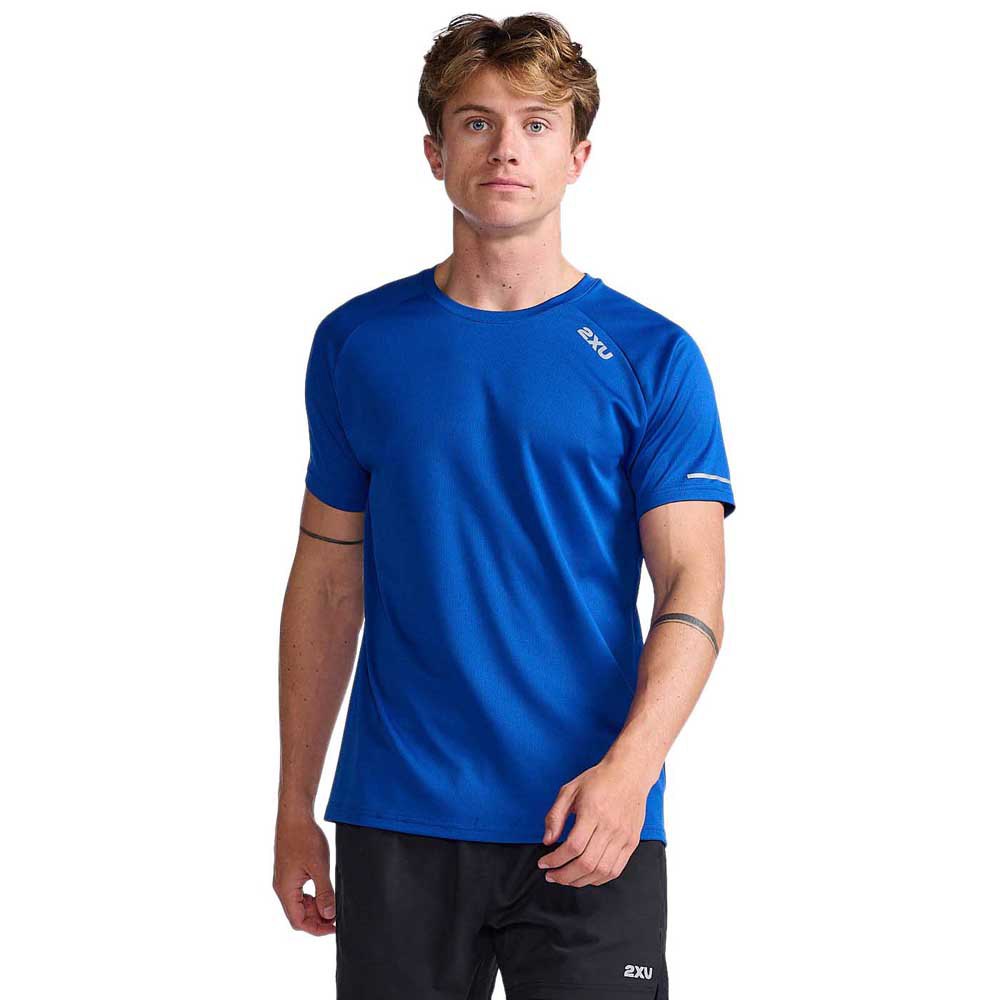 2xu Aero Short Sleeve T-shirt Blau L Mann von 2xu