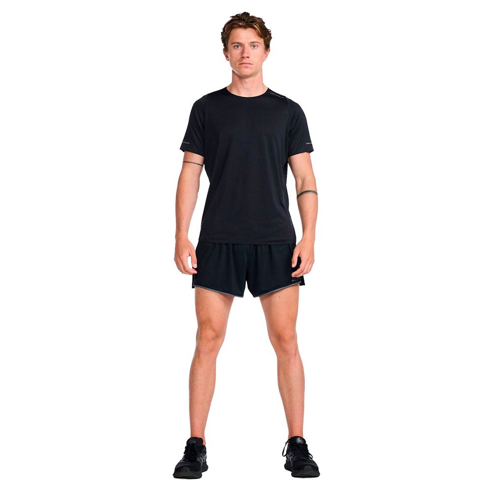 2xu Light Speed Tech Short Sleeve T-shirt Schwarz S Mann 2xu Light Speed Tech Short Sleeve T-shirt Schwarz S Mann von 2xu