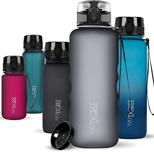 720°DGREE Trinkflasche 1,5 Liter “uberBottle“ softTouch +Sieb - BPA-Frei - XL Wasserflasche für Gym, Fitnessstudio, Workout, Fitness, Sport, Outdoor - Große Sportflasche aus Tritan - Leicht, Stoßfest 720°DGREE Trinkflasche 1,5 Liter “uberBottle“ softTouch +Sieb - BPA-Frei - XL Wasserflasche für Gym, Fitnessstudio, Workout, Fitness, Sport, Outdoor - Große Sportflasche aus Tritan - Leicht, Stoßfest von 720°DGREE