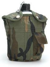 A. Blöchel US Army Style Outdoor Alu Feldflasche mit Trinkbecher mit Stoffbezug 1 Liter Trinkflasche (Woodland) von A. Blöchel