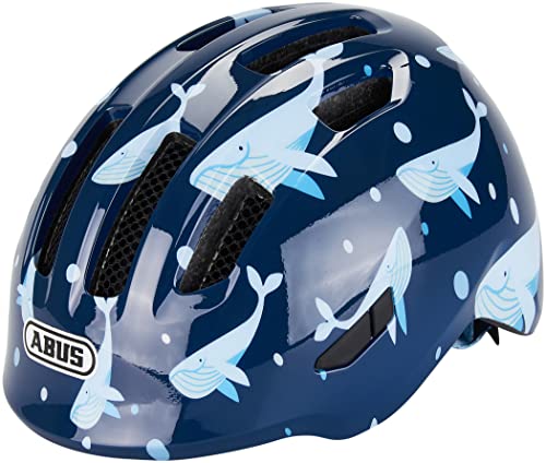 ABUS Kinderhelm Smiley 3.0 - Fahrradhelm mit tiefer Passform, kindergerechten Designs & Platz für einen Zopf - für Mädchen und Jungs - Blau mit Wal-Muster, Größe S von ABUS