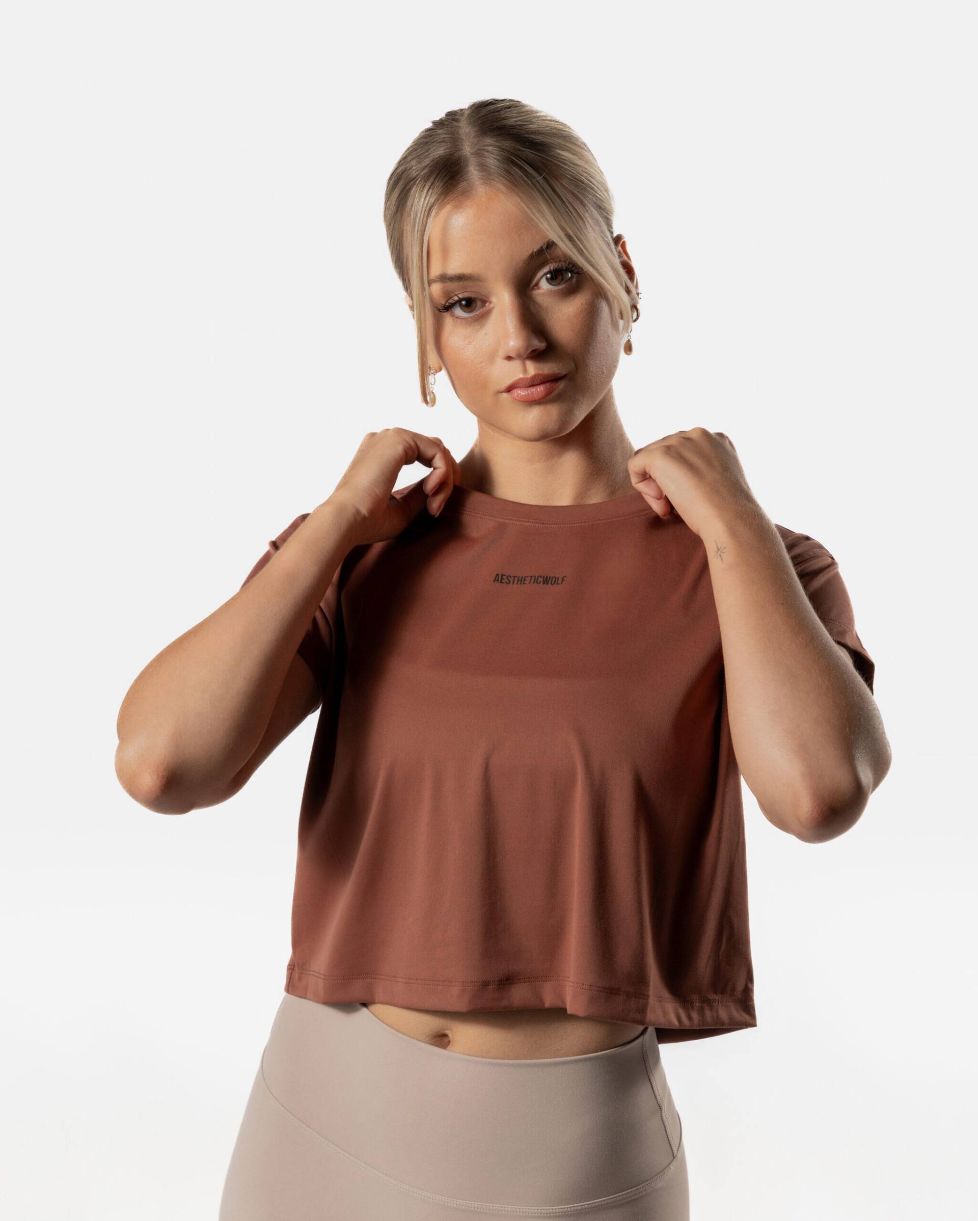 Crop Top T-shirt Fitness Damen Cocoa Braun - Lift Kollektion - AW Active von AESTHETIC WOLF