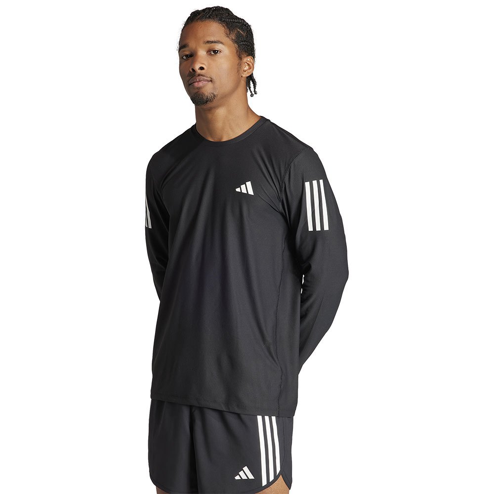 Adidas Own The Run Base Long Sleeve T-shirt Schwarz S / Regular Mann Adidas Own The Run Base Long Sleeve T-shirt Schwarz S / Regular Mann von Adidas