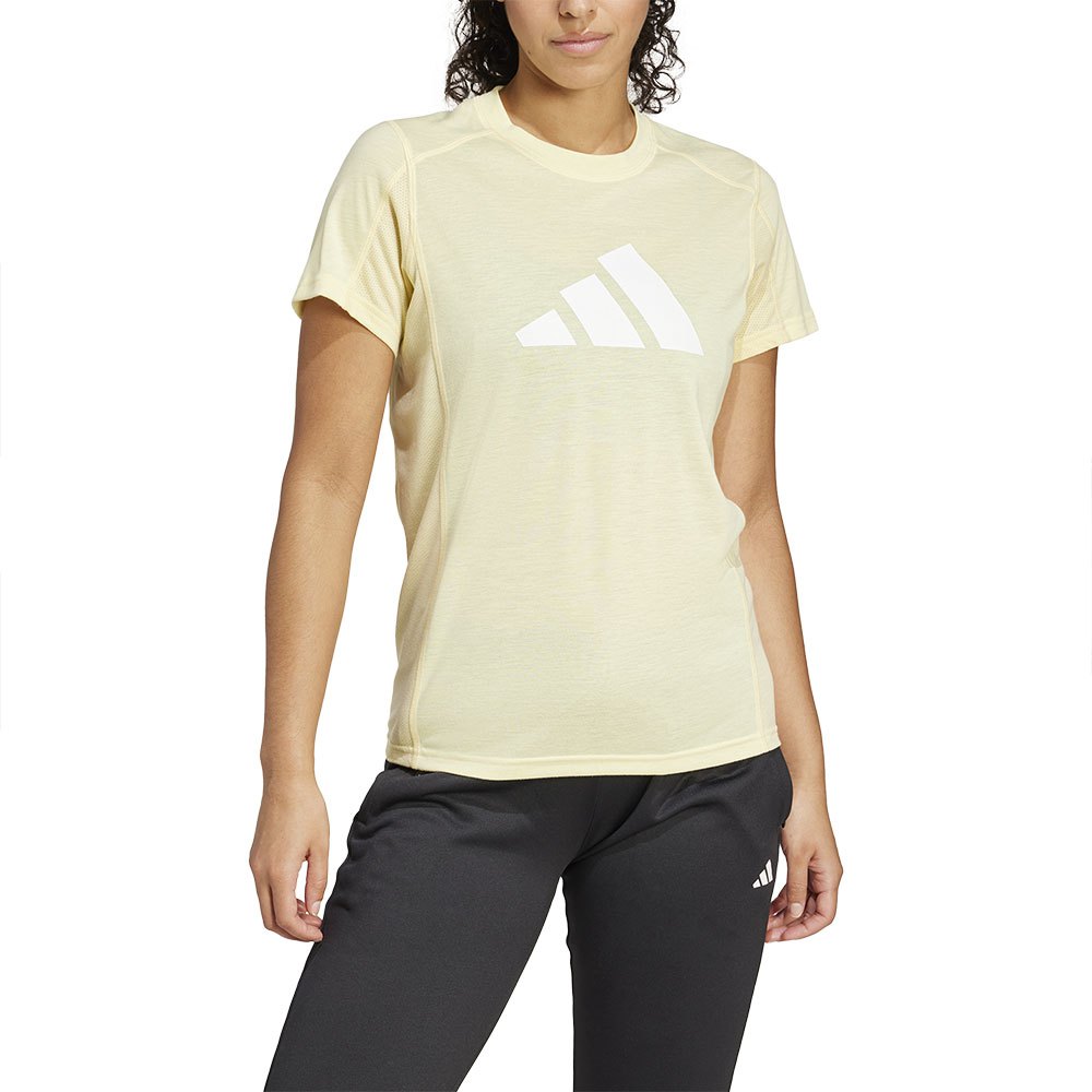 Adidas Train Essentials Big Performance Logo Short Sleeve T-shirt Gelb S Frau von Adidas