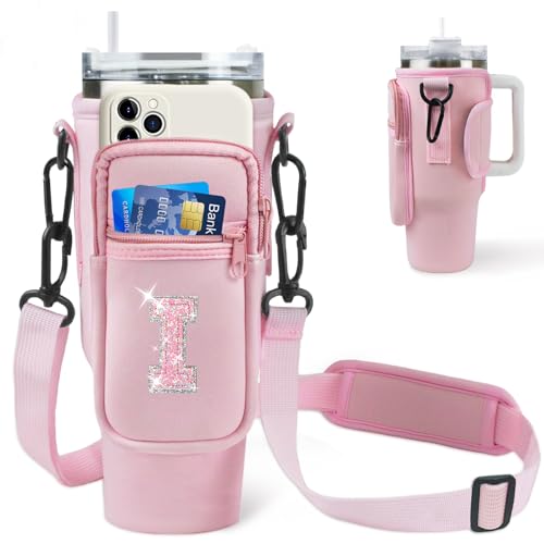 Aganmi Tragetasche für Wasserflaschen mit Tasche für Stanley 1,2 l Trinkglas-Zubehör, Anfangsbuchstabe, Wasserflaschenhalter mit Crossbody-Gurt und Karabiner, für Wandern, Reisen, Picknick (Pink I) von Aganmi