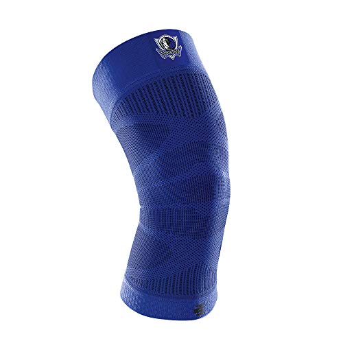 BAUERFEIND Kniebandage Sports Compression Knee Support NBA, 1 Unisex Sportkniebandage für Ballsportarten, Basketball Knie-Bandage in Blau mit Dallas Mavericks-Logo,L BAUERFEIND Kniebandage Sports Compression Knee Support NBA, 1 Unisex Sportkniebandage für Ballsportarten, Basketball Knie-Bandage in Blau mit Dallas Mavericks-Logo,L von BAUERFEIND