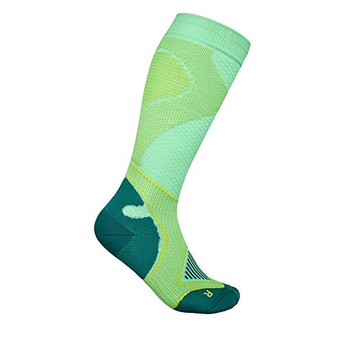 BAUERFEIND Men's Run Performance Wandersocken für Outdooraktivitäten wie Radsport & Wandern, Sportsocken mit Targeted Compression Zones Technologie, Grün, 38-40 / S von BAUERFEIND