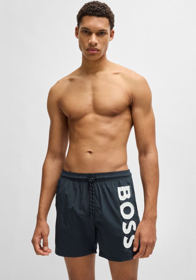BOSS Badeshorts Octopus Mit BOSS Logoschriftzug, elastischer Taillenbund mit Kordel BOSS Badeshorts Octopus Mit BOSS Logoschriftzug, elastischer Taillenbund mit Kordel von BOSS