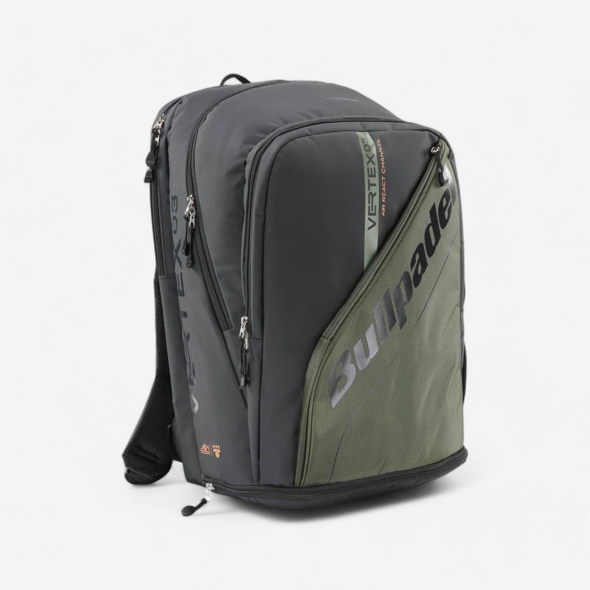 Padeltasche Rucksack isoliert - Bullpadel Vertex khaki von BULLPADEL