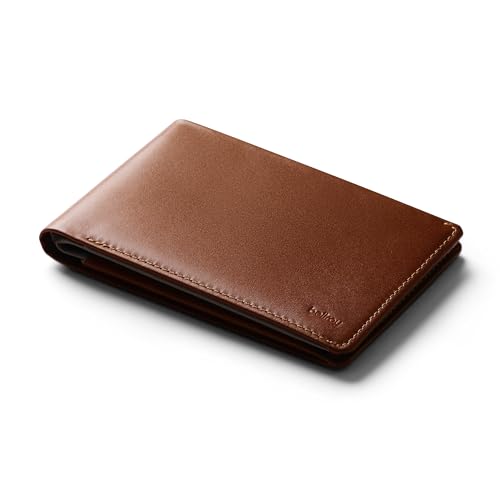 Bellroy Travel Wallet – Reisebrieftasche (Reisepass, Bordkarten, Scheine, Karten und Stift)- Sienna von Bellroy