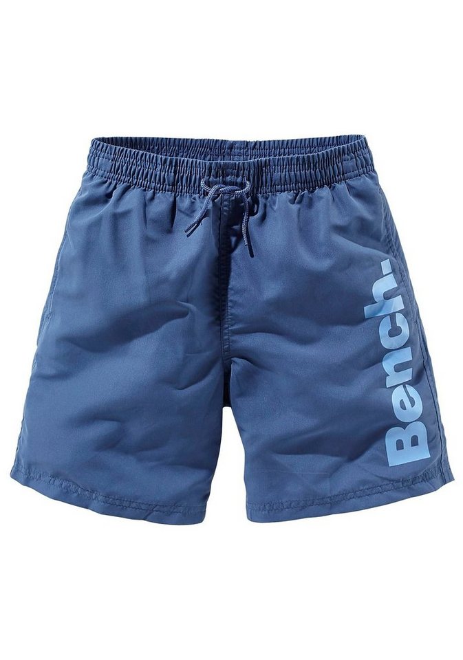 Bench. Badeshorts mit trendigem Logoschriftzug von Bench.