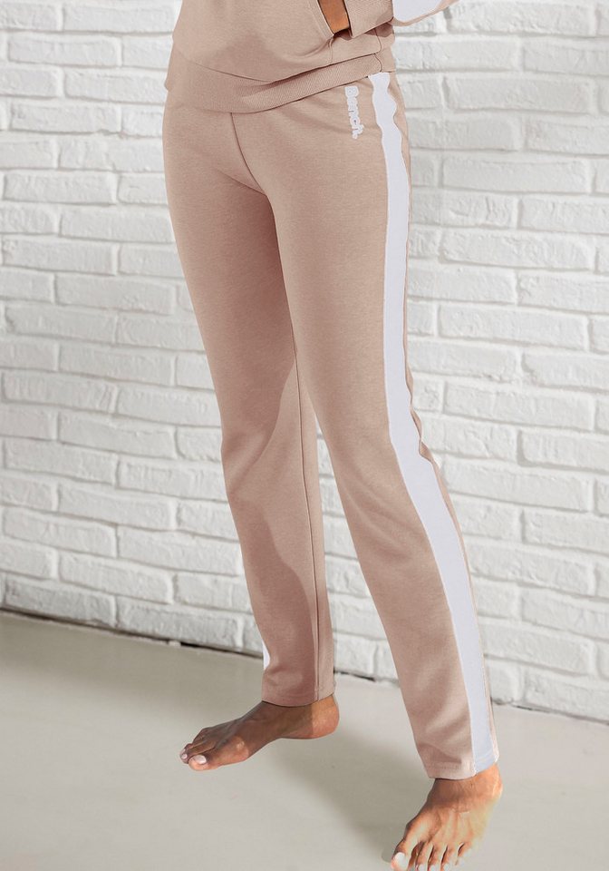 Bench. Loungewear Loungehose mit Seitenstreifen und geradem Bein, Loungeanzug Bench. Loungewear Loungehose mit Seitenstreifen und geradem Bein, Loungeanzug von Bench. Loungewear