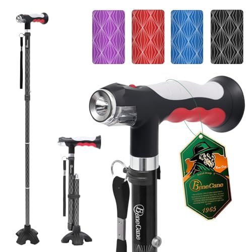BeneCane Gehstock mit Zwei LED-Leuchten für Männer und Frauen, höhenverstellbarer Spazierstock mit Stabiler Basis, zusammenklappbarer Stock mit T-Griff, leicht & stabil BeneCane Gehstock mit Zwei LED-Leuchten für Männer und Frauen, höhenverstellbarer Spazierstock mit Stabiler Basis, zusammenklappbarer Stock mit T-Griff, leicht & stabil von BeneCane