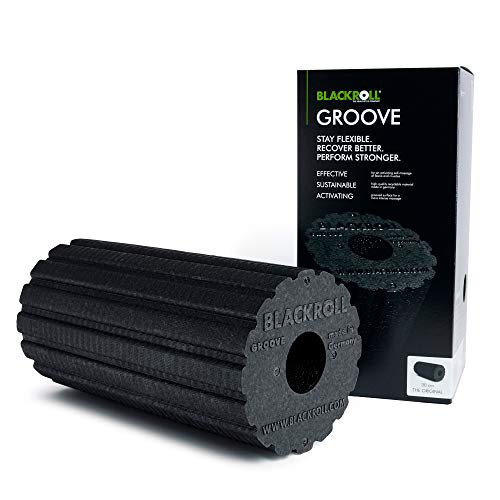 BLACKROLL® GROOVE Faszienrolle (30 cm x 15 cm), Fitness-Rolle mit strukturierter Oberfläche für verstärkten Massageeffekt, Massagerolle für Faszientraining, mittlere Härte, Made in Germany, Schwarz von BLACKROLL