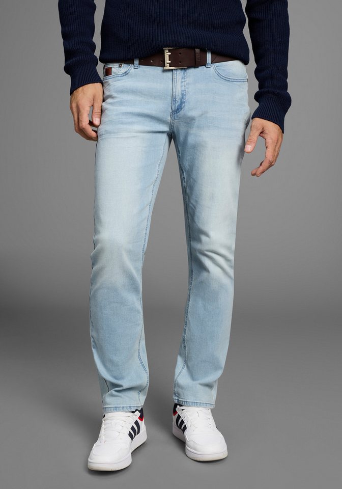 Bruno Banani Straight-Jeans Hutch gerade Beinform, teilweise mit modischen Destroyed-Effekten Bruno Banani Straight-Jeans Hutch gerade Beinform, teilweise mit modischen Destroyed-Effekten von Bruno Banani