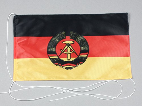 Buddel-Bini DDR Deutsche Demokratische Republik 15x25 cm Tischflagge in Profi - Qualität Tischfahne Autoflagge Bootsflagge Motorradflagge Mopedflagge Buddel-Bini DDR Deutsche Demokratische Republik 15x25 cm Tischflagge in Profi - Qualität Tischfahne Autoflagge Bootsflagge Motorradflagge Mopedflagge von Buddel-Bini