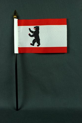 Buddel-Bini Kleine Tischflagge Berlin 15x10 cm mit 30 cm Mast aus PVC-Rohr, ohne Ständerfuß von Buddel-Bini