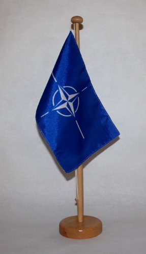 Buddel-Bini NATO Tischflagge 15x25 cm in Profiqualität, mit 42 cm Massivholz - Tischständer von Buddel-Bini