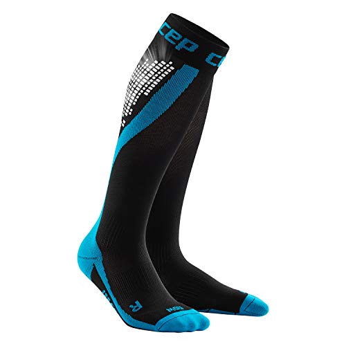 CEP - NIGHTTECH SOCKS, Laufsocken mit Farbereflektoren, lang für Damen, blau in Größe II, Kompressionsstrümpfe made by medi für Power auch bei Dunkelheit von CEP