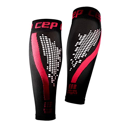 CEP - Nighttech Calf Sleeve 2.0 Reflektierende Beinstulpen/Wadenschoner für Damen, Socken für präzise Wadenkompression, Unisex, WS4L0, Rose, V CEP - Nighttech Calf Sleeve 2.0 Reflektierende Beinstulpen/Wadenschoner für Damen, Socken für präzise Wadenkompression, Unisex, WS4L0, Rose, V von CEP