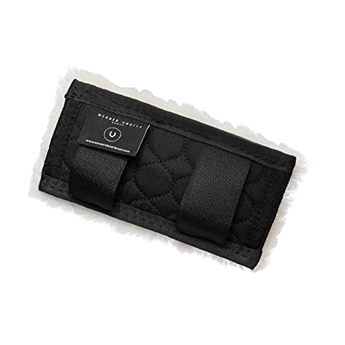 Werner Christ ® Kinnkettenschoner aus Lammfell – Kinnkettenunterlage aus echtem Fell für Pferde Trensenzaum, Halfter, Kopfstück & Zaumzeug, Schutz für Riemen und Kette in schwarz-Natur Werner Christ ® Kinnkettenschoner aus Lammfell – Kinnkettenunterlage aus echtem Fell für Pferde Trensenzaum, Halfter, Kopfstück & Zaumzeug, Schutz für Riemen und Kette in schwarz-Natur von CHRIST