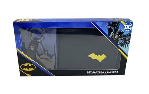 CyP Brands Batman Geschenk-Set, Geldbörse und Schlüsselanhänger, mehrfarbig, offizielles Produkt CyP Brands Batman Geschenk-Set, Geldbörse und Schlüsselanhänger, mehrfarbig, offizielles Produkt von CYPBRANDS
