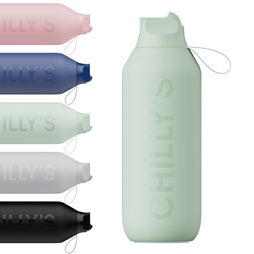 Chilly's Series 2 Flip Bottle - Thermosflasche mit Sport-Verschluss, Teleskop-Strohhalm & Nylon-Trageschlaufe - Edelstahlflasche mit Easy Flip Öffnung und Strohhalm-Bürste - 1000ml - Lichen Green Chilly's Series 2 Flip Bottle - Thermosflasche mit Sport-Verschluss, Teleskop-Strohhalm & Nylon-Trageschlaufe - Edelstahlflasche mit Easy Flip Öffnung und Strohhalm-Bürste - 1000ml - Lichen Green von Chilly's