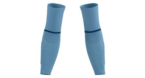 compressport armforce ultralight armlinge blau   weis von Compressport