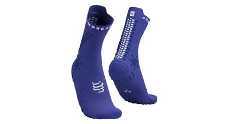 compressport pro racing socks v4 0 trail blau weis von Compressport