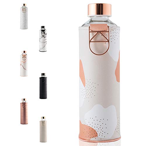 EQUA große Trinkflasche mit Kunstleder-Hülle 750 ml, aus Borosilikatglas, BPA-frei und Auslaufsicher. EQUA große Trinkflasche mit Kunstleder-Hülle 750 ml, aus Borosilikatglas, BPA-frei und Auslaufsicher. von EQUA