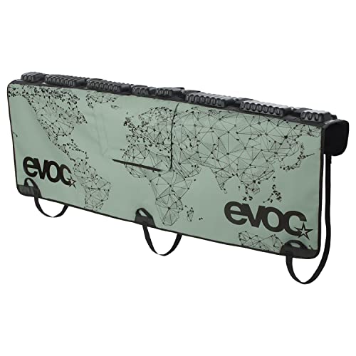 EVOC TAILGATE PAD CURVE Heckklappenschutz (hochwertiges Fahrradzubehör, Schnellzugriff zum Heckklappen-Hebel, Befestigungshaken aus Aluminium, Größe: M/L, Maße: 2 x 85 x 136 cm, 13,6 kg), Olive von EVOC