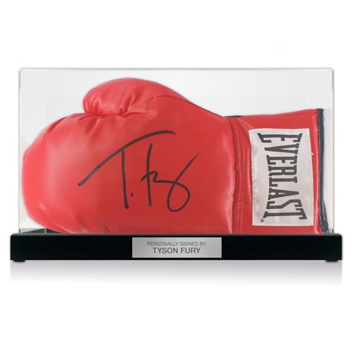 Exclusive Memorabilia Von Tyson Fury signierter Boxhandschuh. In Vitrine mit Plakette Exclusive Memorabilia Von Tyson Fury signierter Boxhandschuh. In Vitrine mit Plakette von Exclusive Memorabilia
