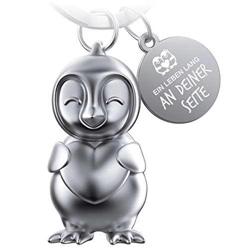 FABACH Pinguin Schlüsselanhänger Frosty mit Herz - Glücksbringer Pinguin Geschenke Freundin - Partner Geschenke Liebe Schlüsselanhänger Paare Jahrestag - Gravur Ein Leben lang an deiner Seite FABACH Pinguin Schlüsselanhänger Frosty mit Herz - Glücksbringer Pinguin Geschenke Freundin - Partner Geschenke Liebe Schlüsselanhänger Paare Jahrestag - Gravur Ein Leben lang an deiner Seite von FABACH