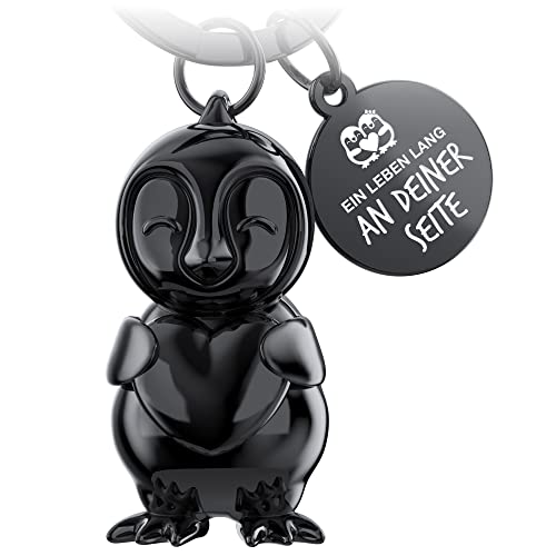 FABACH Pinguin Schlüsselanhänger Frosty mit Herz - Glücksbringer Pinguin Geschenke Freundin - Partner Geschenke Liebe Schlüsselanhänger Paare Jahrestag - Gravur Ein Leben lang an deiner Seite FABACH Pinguin Schlüsselanhänger Frosty mit Herz - Glücksbringer Pinguin Geschenke Freundin - Partner Geschenke Liebe Schlüsselanhänger Paare Jahrestag - Gravur Ein Leben lang an deiner Seite von FABACH