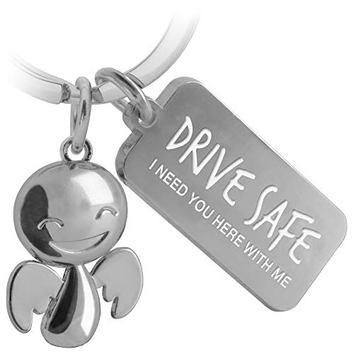 FABACH Schutzengel Schlüsselanhänger Happy mit Gravur - Niedlicher Auto Schlüsselanhänger mit Botschaft aus Metall für Autofahrer - Geschenk Glücksbringer Auto Führerschein - Drive Safe FABACH Schutzengel Schlüsselanhänger Happy mit Gravur - Niedlicher Auto Schlüsselanhänger mit Botschaft aus Metall für Autofahrer - Geschenk Glücksbringer Auto Führerschein - Drive Safe von FABACH