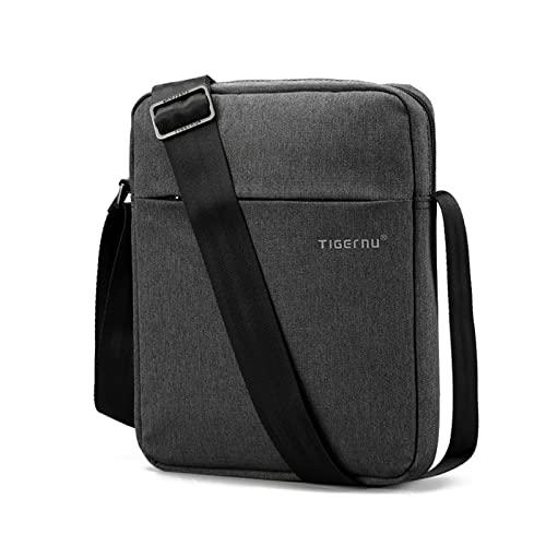 FANDARE Umhängetasche Herren Arbeitstasche Messenger Bag Schultertasche Herrentasche Kuriertasche zum Umhängen für Reise Schule Hochschule Arbeit Outdoor Schulranzen Schwarzgrau FANDARE Umhängetasche Herren Arbeitstasche Messenger Bag Schultertasche Herrentasche Kuriertasche zum Umhängen für Reise Schule Hochschule Arbeit Outdoor Schulranzen Schwarzgrau von FANDARE