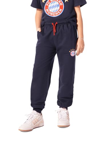 FC Bayern München | Sweatpant | Jogginghose | Essential| Kinder Navy oder Rot FC Bayern München | Sweatpant | Jogginghose | Essential| Kinder Navy oder Rot von FC Bayern München