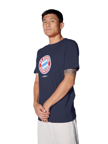 FC Bayern München | T-Shirt Essential | Herren Rot oder Navy | Fußball FC Bayern München | T-Shirt Essential | Herren Rot oder Navy | Fußball von FC Bayern München