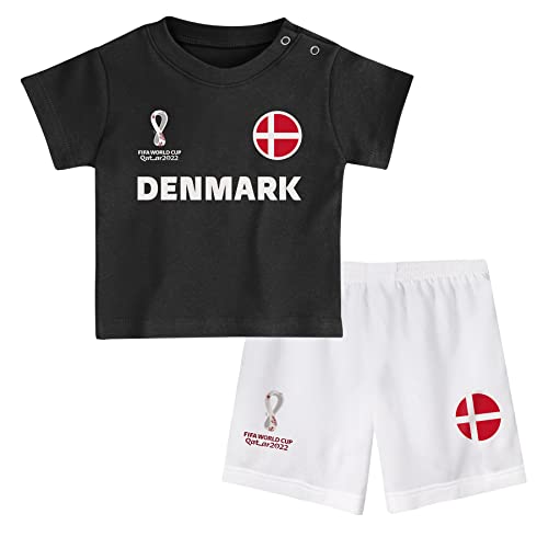 FIFA Kinder Offizielles World Cup 2022 T-Shirt & Shorts Set – Dänemark – Auswärts Country Tee & Shorts, Weiß, 24 Months von FIFA