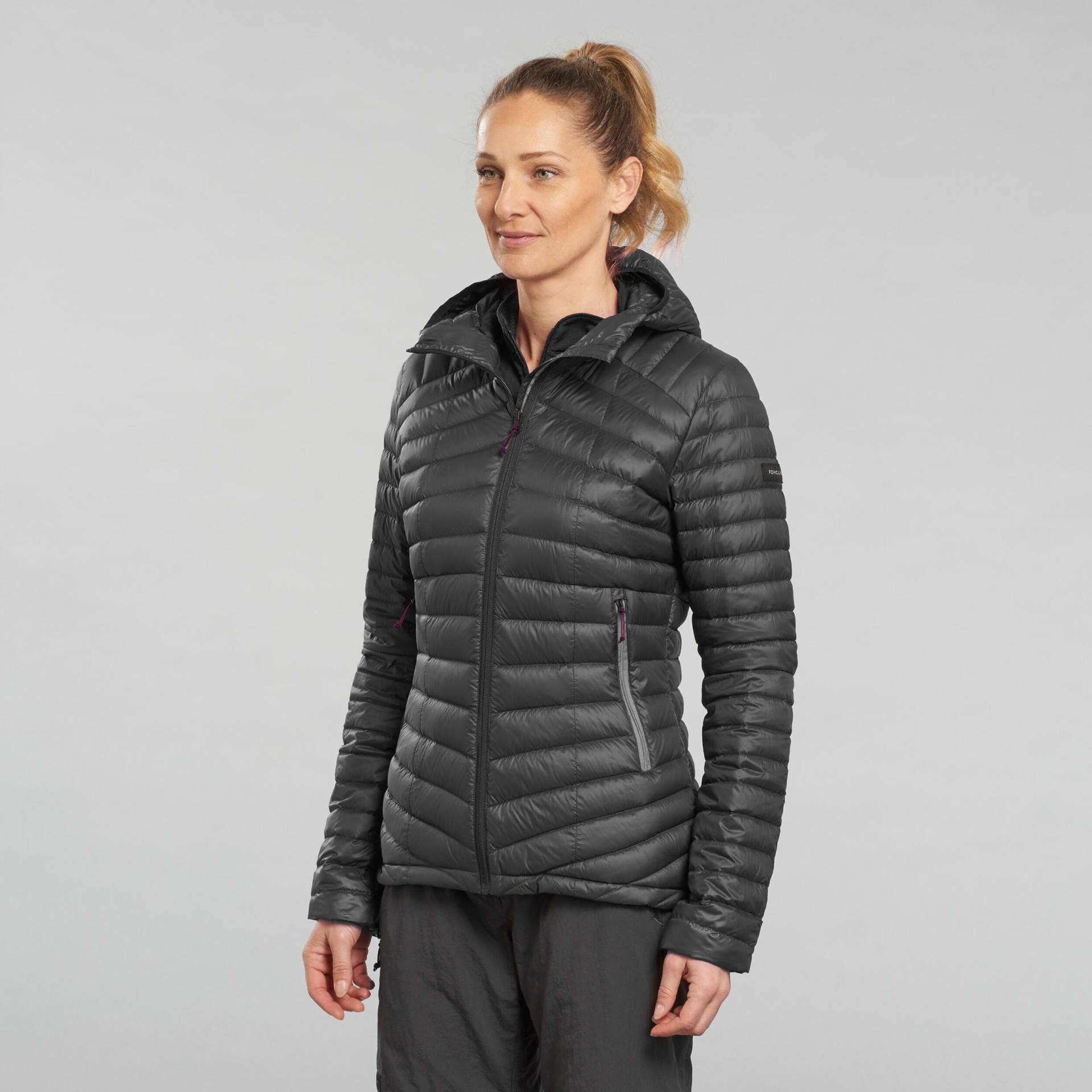 Daunenjacke Damen Kapuze bis -5 °C Trekking - MT100 von FORCLAZ