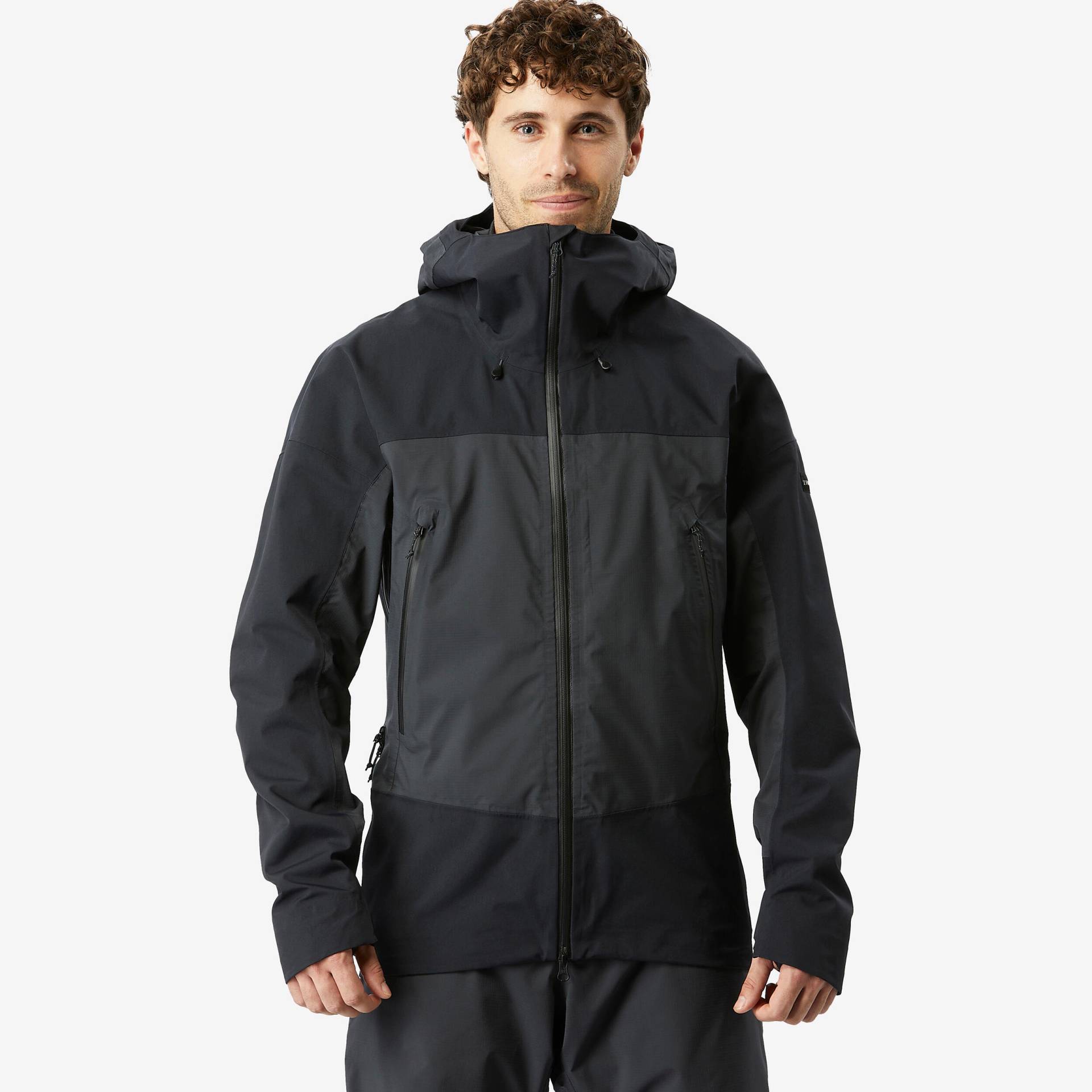 Regenjacke Herren wasserdicht 20.000 mm Wassersäule Trekking - MT900 schwarz von FORCLAZ