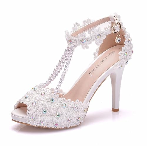 FamMe Damen Plateau Stilettos mit offener Spitze und Schnalle, Knöchelriemen, Sandalen mit Absatz, für Hochzeit, Abendkleid, Brautschuhe mit floraler Spitze und Perlen,Weiß,35 von FamMe