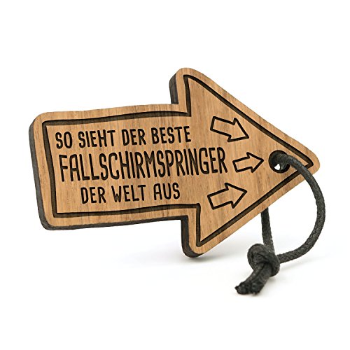 Fashionalarm Schlüsselanhänger So Sieht der Beste Fallschirmspringer aus | Pfeil aus Holz mit Gravur | Geschenk Idee Fallschirm Springen Hobby Fashionalarm Schlüsselanhänger So Sieht der Beste Fallschirmspringer aus | Pfeil aus Holz mit Gravur | Geschenk Idee Fallschirm Springen Hobby von Fashionalarm