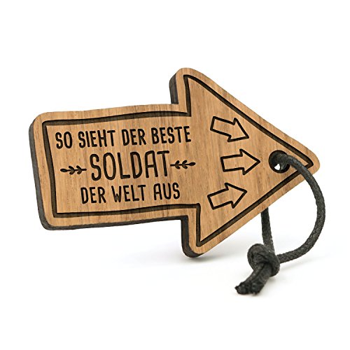 Fashionalarm Schlüsselanhänger So Sieht der Beste Soldat der Welt aus | Pfeil aus Holz mit Gravur | Geschenk Idee Berufssoldat Bundeswehr Beruf von Fashionalarm