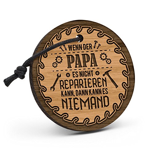 Fashionalarm Schlüsselanhänger Wenn der Papa es Nicht reparieren kann aus Holz mit Gravur | Geburtstag Geschenk Idee Vater Heimwerker Handwerker Fashionalarm Schlüsselanhänger Wenn der Papa es Nicht reparieren kann aus Holz mit Gravur | Geburtstag Geschenk Idee Vater Heimwerker Handwerker von Fashionalarm